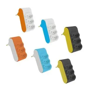 Plugue Multiplicador 2P+T de 10A/250V Sortido Fame